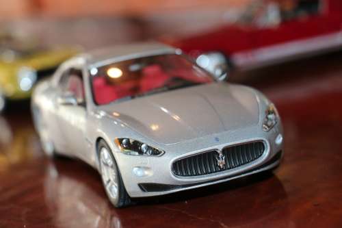 Motormax Collectors Die Cast Model - Maserati GranTurismo