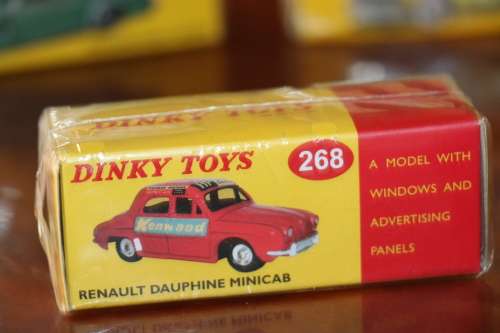 Dinky Toys Collectors Die Cast Model - DeAgostini - Renault Dauphine Minicab