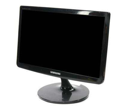 COMPUTER MONITOR 24