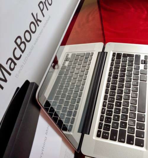 Apple Macbook Pro 15.4`, i7, 2.66ghz, 8gb Ram, 750gb HDD (Mid 2010)