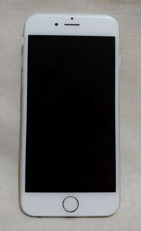 Apple iPhone 6 (16GB) in fantastic condition.