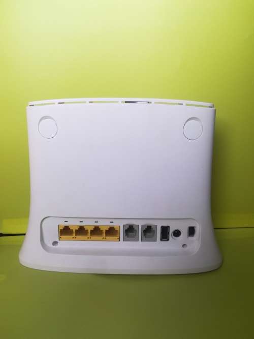 ZTE MF283+ 4G LTE Router (White) Takes a Sim