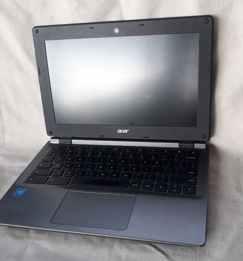 Acer Chromebook N2840 2gb RAM, 16GB Celeron Laptop