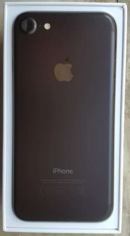 iPhone 7, 32GB, Black in fantastic condition (Touch ID working)