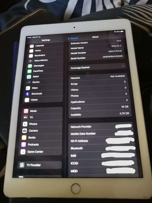 Silver Apple Ipad Air 2 (16GB) 6th Generation (Features Touch ID)