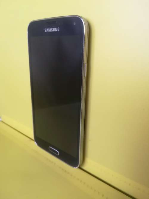 Samsung Galaxy S5 16gb (Black) in excellent condition