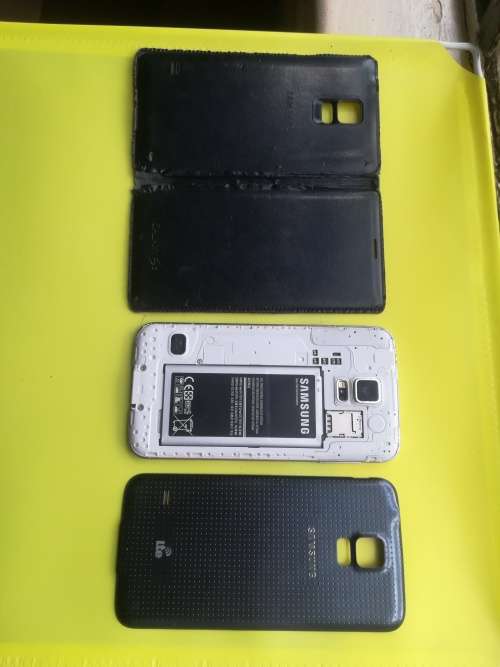 Samsung Galaxy S5 16gb (Black) in excellent condition