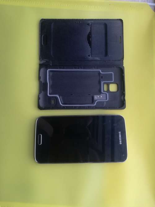 Samsung Galaxy S5 16gb (Black) in excellent condition