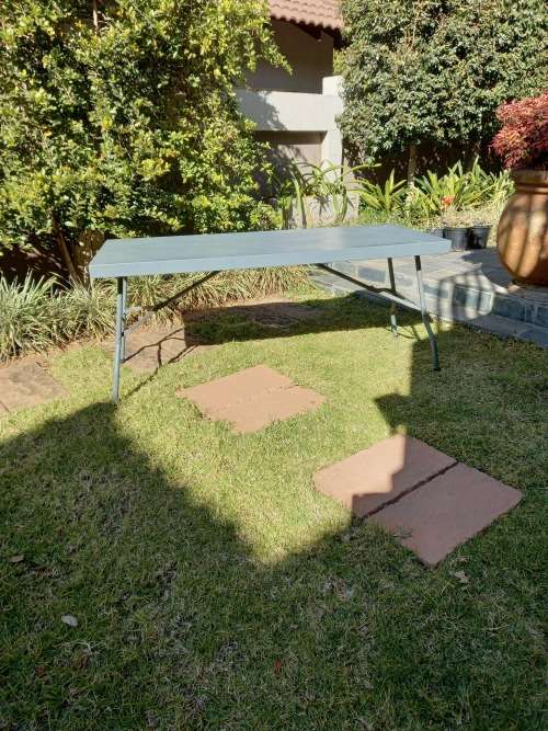 FOLDABLE STEEL TABLE