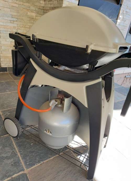 WEBER GAS COOKER WITH 9KG BOTTLE and COVER