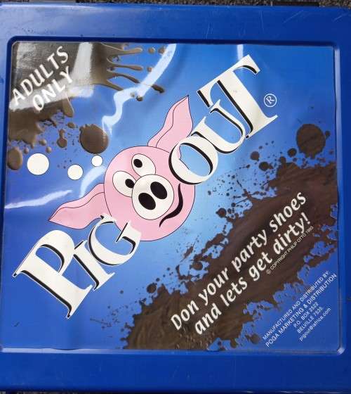 PIG OUT - BOARD GAME