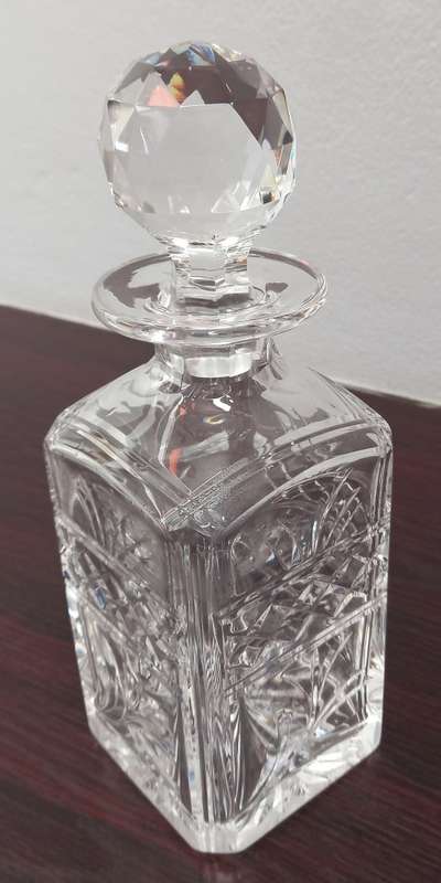 CRYSTAL CUT WHISKY DECANTER