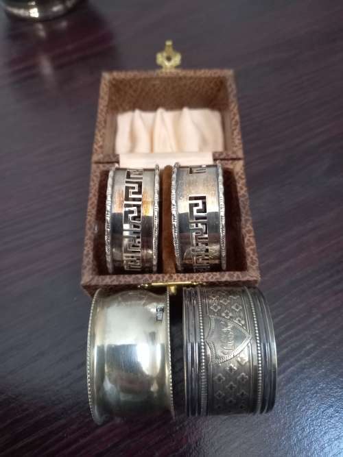 SERVIETTE RINGS (X 4)