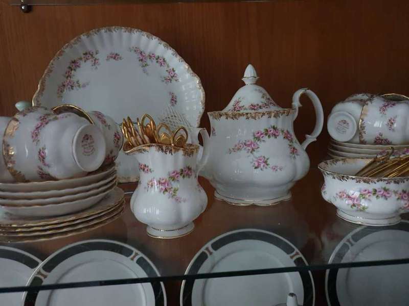 Dimity Rose Royal Albert Tea Set with Teaspoons & Cake forks
