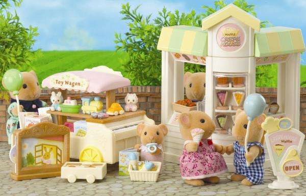 Sylvanian Families Street Market (Toy stall and Pancake Shop)