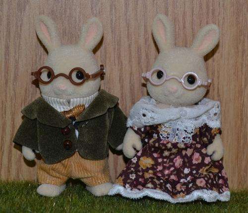 Sylvanian Families Periwinkle / Buttermilk Grandparents