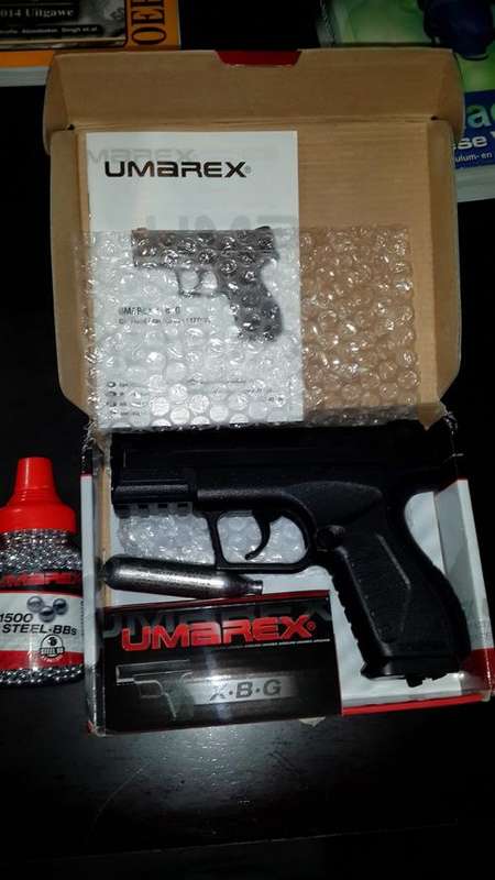**Umarex XBG Co2 Powered Pistol + 1500 BB's + 4 CO2 INCLUDED!!