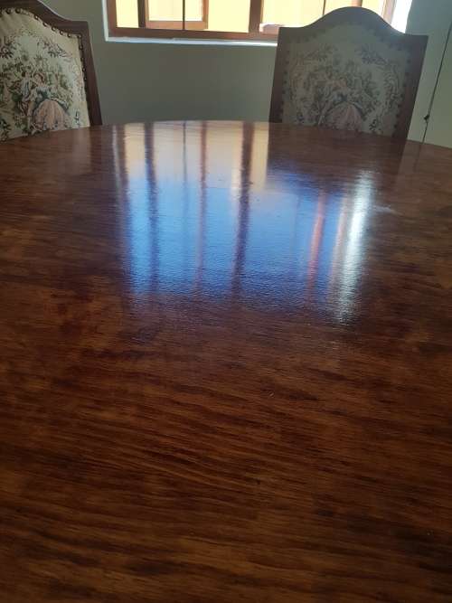 Dining Table & 6 Chairs