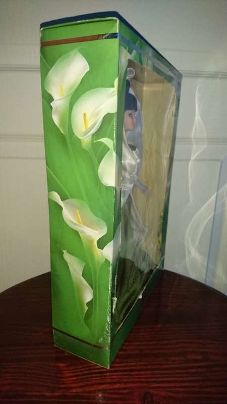 BARBIE DOLL - "CALLA LILLY LIMITED EDITION 2001" "FLOWERS in FASHION"  SERIES - COLLECTOR'S EDITION