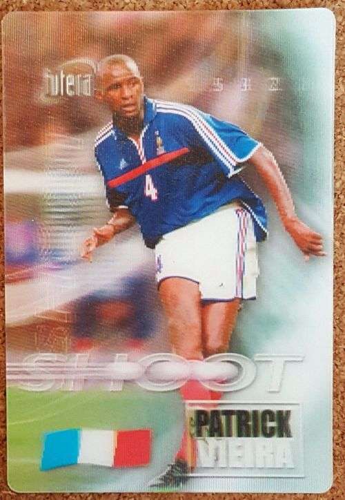 PATRICK VIEIRA - FUTERA PLATINUM 2002 3D - "RARE" "HOLOGRAPHIC" INSERT 3D TRADING CARD