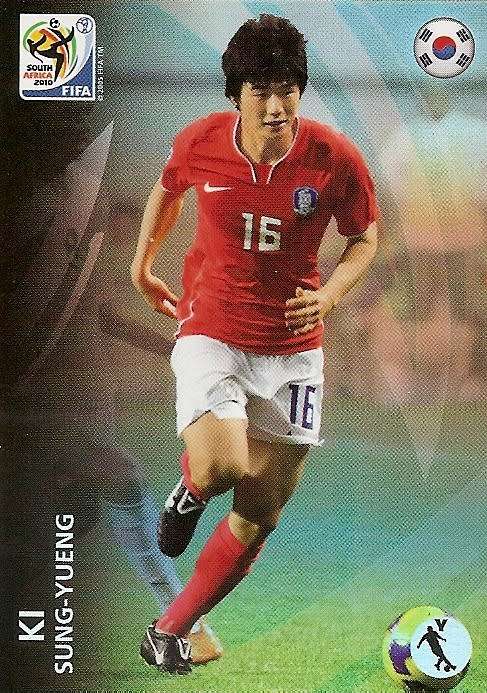 2010 FIFA W/CUP PREMIUM - KI SUNG-YUENG "RAINBOW FOIL" TRADING CARD