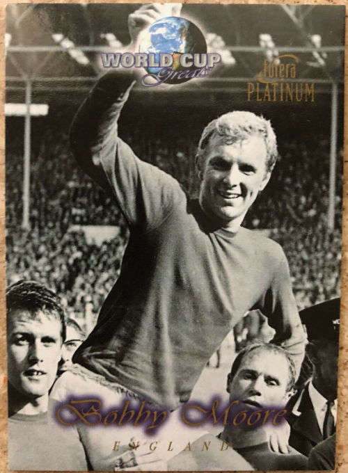 BOBBY MOORE - FUTERA PLATINUM WORLD CUP 1998 - "RARE" TRADING CARD 31