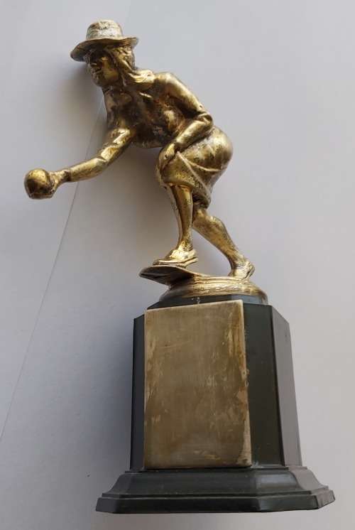SILVER PLATED `BOWLS` WOMAN TROPHY 150mm TALL - excellent CONDITION