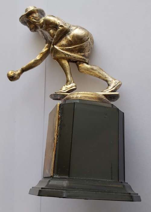 SILVER PLATED `BOWLS` WOMAN TROPHY 150mm TALL - excellent CONDITION