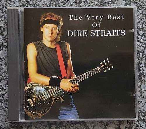 DIRE STRAITS - "THE BEST OF DIRE STRAITS"  CD -  in GOOD CONDITION