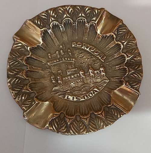 VINTAGE ASHTRAY - PORTUGAL SOLID BRASS COMMEMORATIVE ASHTRAY - Diameter 108mm