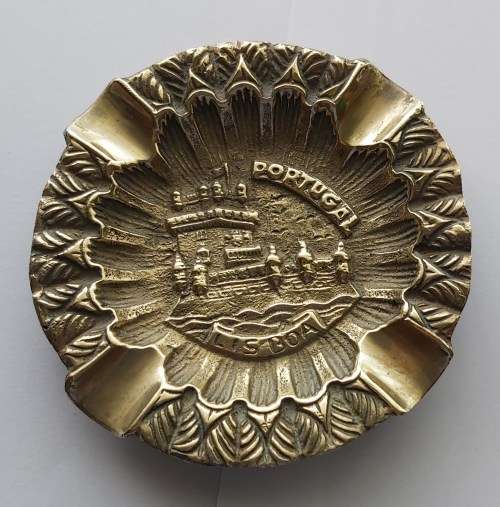 VINTAGE ASHTRAY - PORTUGAL SOLID BRASS COMMEMORATIVE ASHTRAY - Diameter 108mm