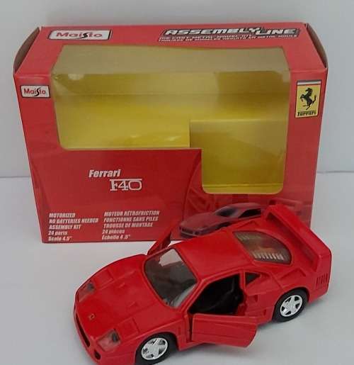 FERRARI  F40 - MAISTO `ASSEMBLY LINE` 1/39 SCALE MODEL CAR