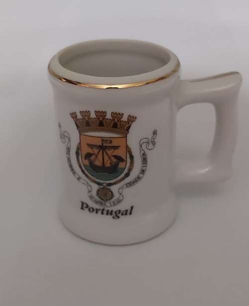 PORTUGAL SOUVENIR CERAMIC MINIATURE MUG - 45mm Dia. x 65mm Tall - in Excelent Condition