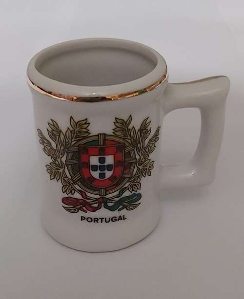 PORTUGAL SOUVENIR CERAMIC MINIATURE MUG - 45mm Dia. x 65mm Tall - in Excelent Condition