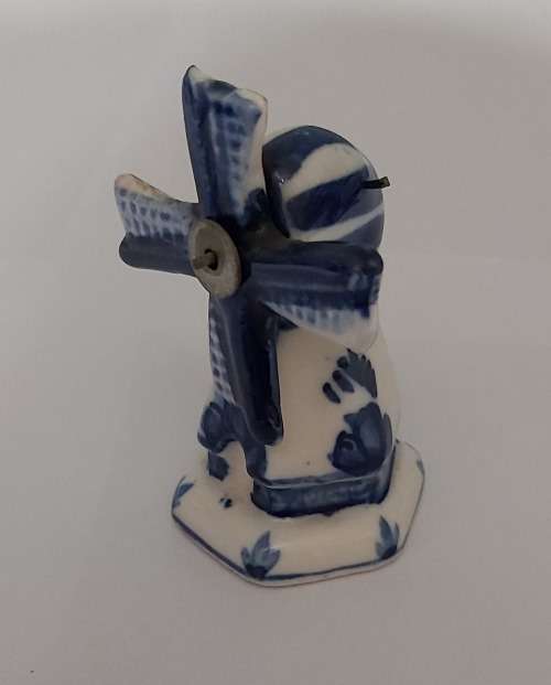 SOUVENIR of HOLLAND  - MINIATURE SOUVENIR WINDMILL 70mm Tall - Ex Condition