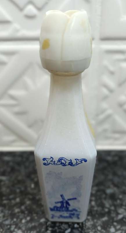 DUTCH LIQUEUR MINI BOTTLE - Holland - Sealed and in Perfect Condition