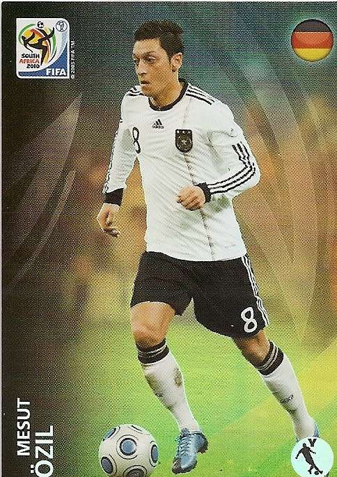 MESUT OZIL - 2010 FIFA WORLD CUP PREMIUM - ROOKIE RARE `RAINBOW FOIL` TRADING CARD 79