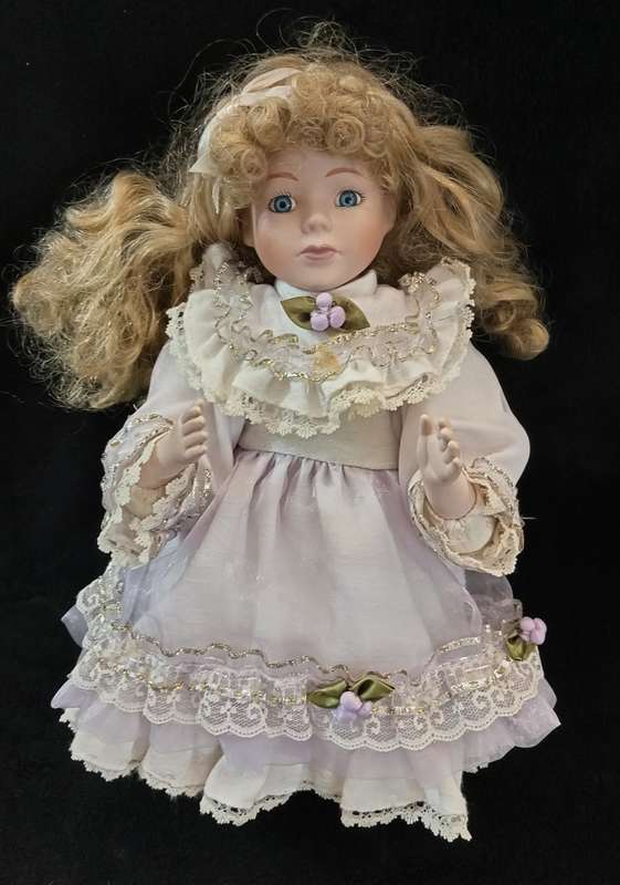 PORCELAIN ANTIQUE DOLL - 42cm TALL - EXCELLENT DETAIL - Good Condition