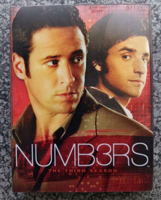 NUMBERS  - TV SERIES -  COMPLETE SEASON  3 - IN GOOD CONDITION