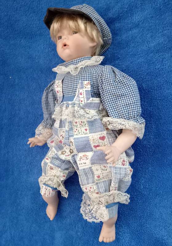 PORCELAIN ANTIQUE DOLL - 38cm TALL - EXCELLENT DETAIL - Good Condition