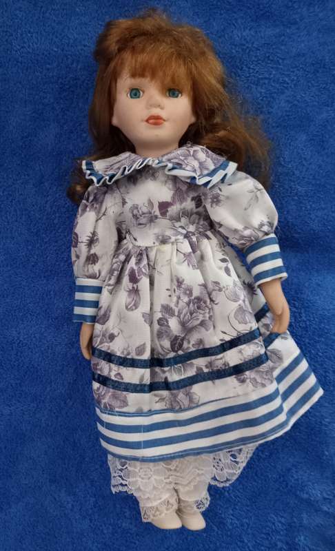 PORCELAIN ANTIQUE DOLL - 36cm TALL - EXCELLENT DETAIL - Good Condition