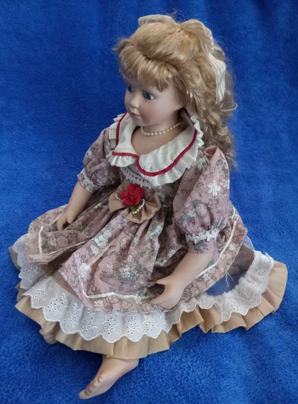 PORCELAIN ANTIQUE DOLL - 45cm TALL - EXCELLENT DETAIL - Good Condition