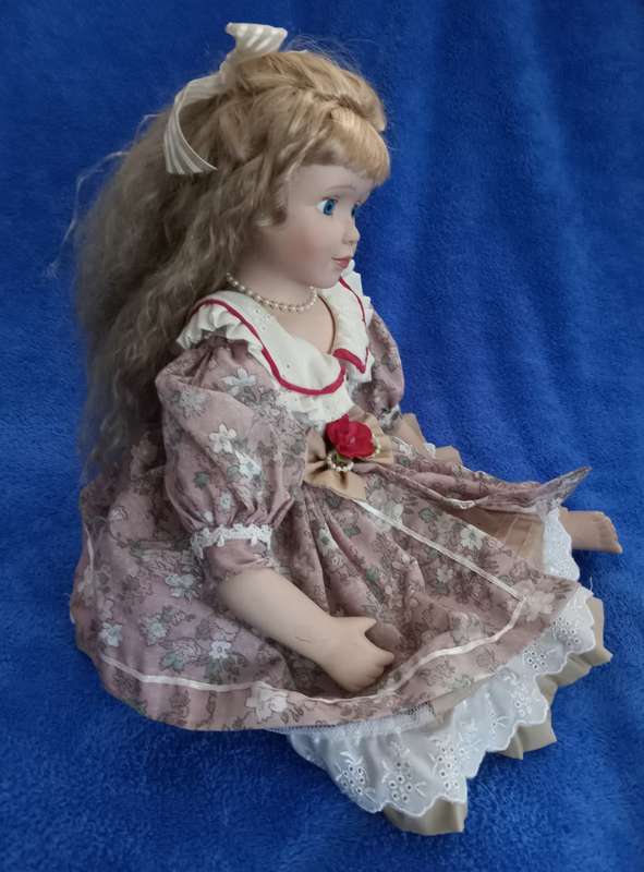 PORCELAIN ANTIQUE DOLL - 45cm TALL - EXCELLENT DETAIL - Good Condition