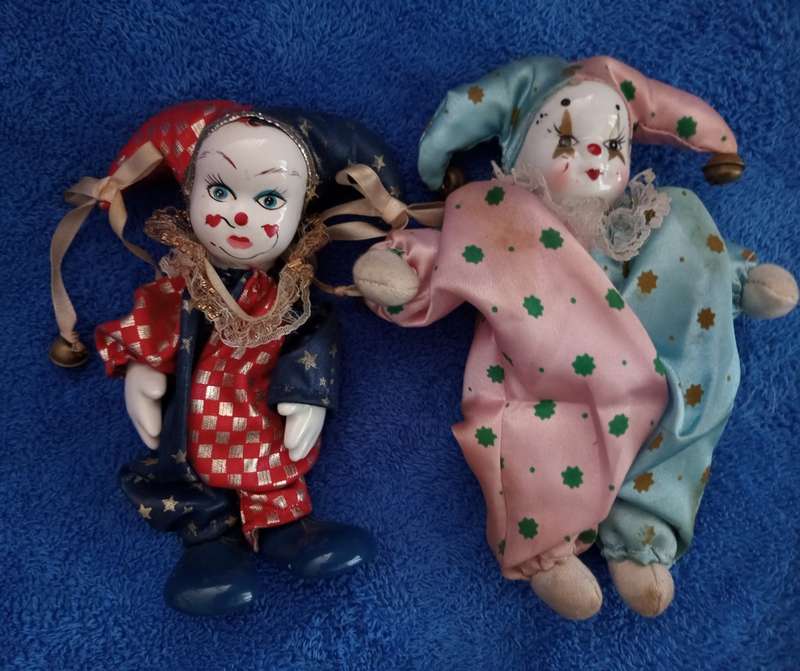 PORCELAIN ANTIQUE CLOWN DOLLS - SET OF 2 CLOWN DOLLS 15cm - EXCELLENT DETAIL AND CONDITION