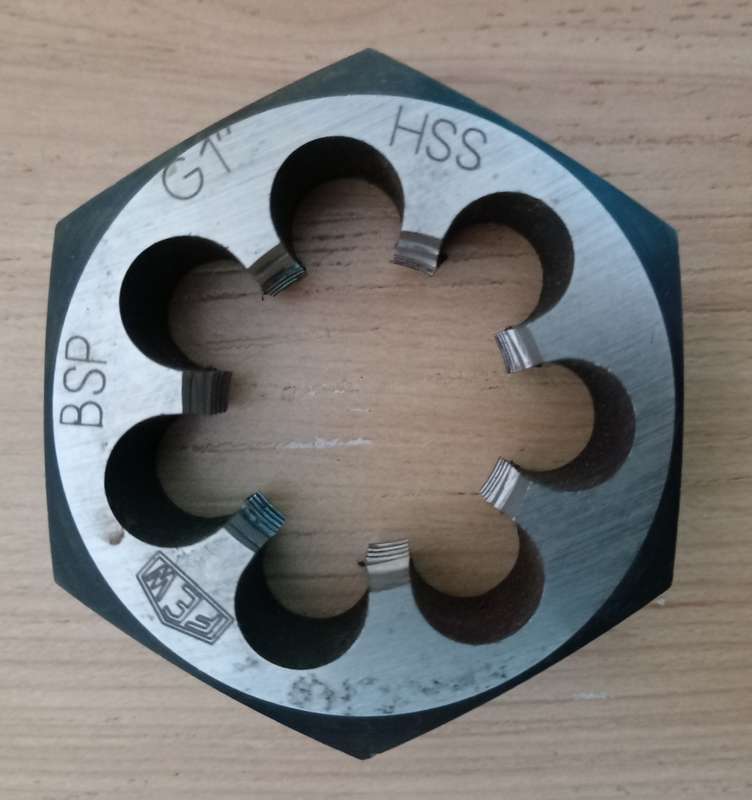 1`BSP HAND DIE NUT - PIPE TREAD IN EXCELENT CONDITION