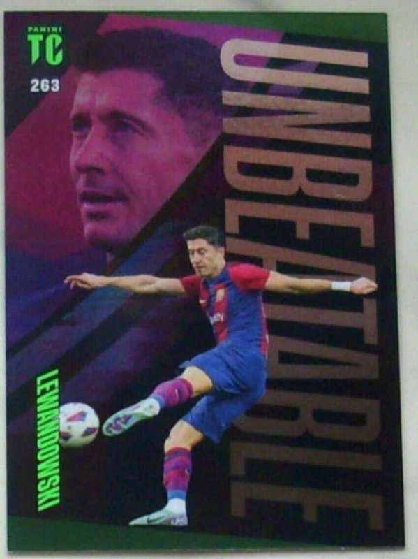 ROBERT LEWANDOWSKI - PANINI `TOP CLASS` 2024 - RARE GREEN FOIL `UNBEATABLE` TRADING CARD 263