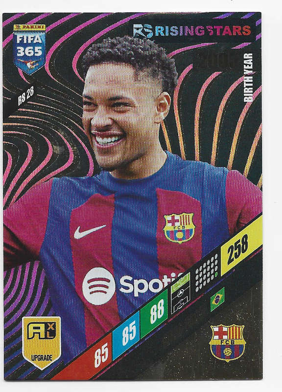 VITOR ROQUE - PANINI `FIFA 365 COLLECTION` UPD. 2024 - GOLD `RISING STAR` FOIL TRADING CARD RS28