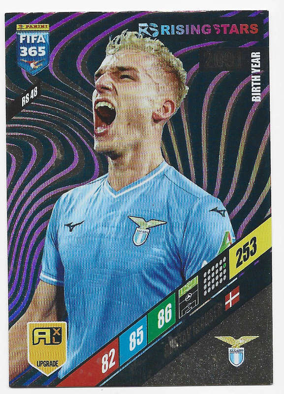 GUSTAV ISAKSEN - PANINI `FIFA 365 COLLECTION` UPD. 2024 - GOLD `RISING STAR` FOIL TRADING CARD RS48