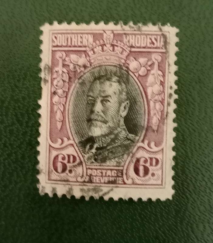 SOUTHERN RHODESIA - 1931/37 FIELD MARSHALL - SACC 21 , 6d Black/Magenta USED (B)