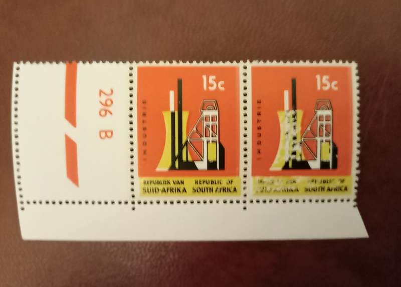 SOUTH AFRICA 1969 - Definitive  15cent , SACC300 pair of stamps UM